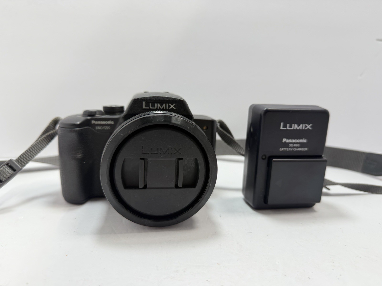 Panasonic LUMIX DMC-FZ20 5.0MP Digital Camera Black Working  OEM battery