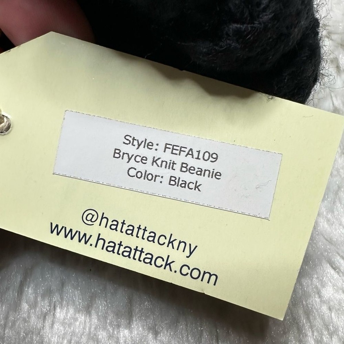 NWT Revolve Hat Attack Bryce Knit Removable Pom Beanie in  display picture 2