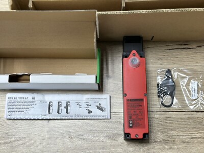 Telemecanique XCSLE3737342 Sensors XCS-LE Series Safety Interlocking Switch