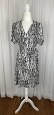 H Halston Size S Black Gray Ivory Print Short Sleeve Knit Tie Waist Wrap Dress