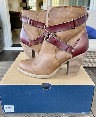 American Eagle Outfitters AEO Tan Brown Boots Buckle block heel 9
