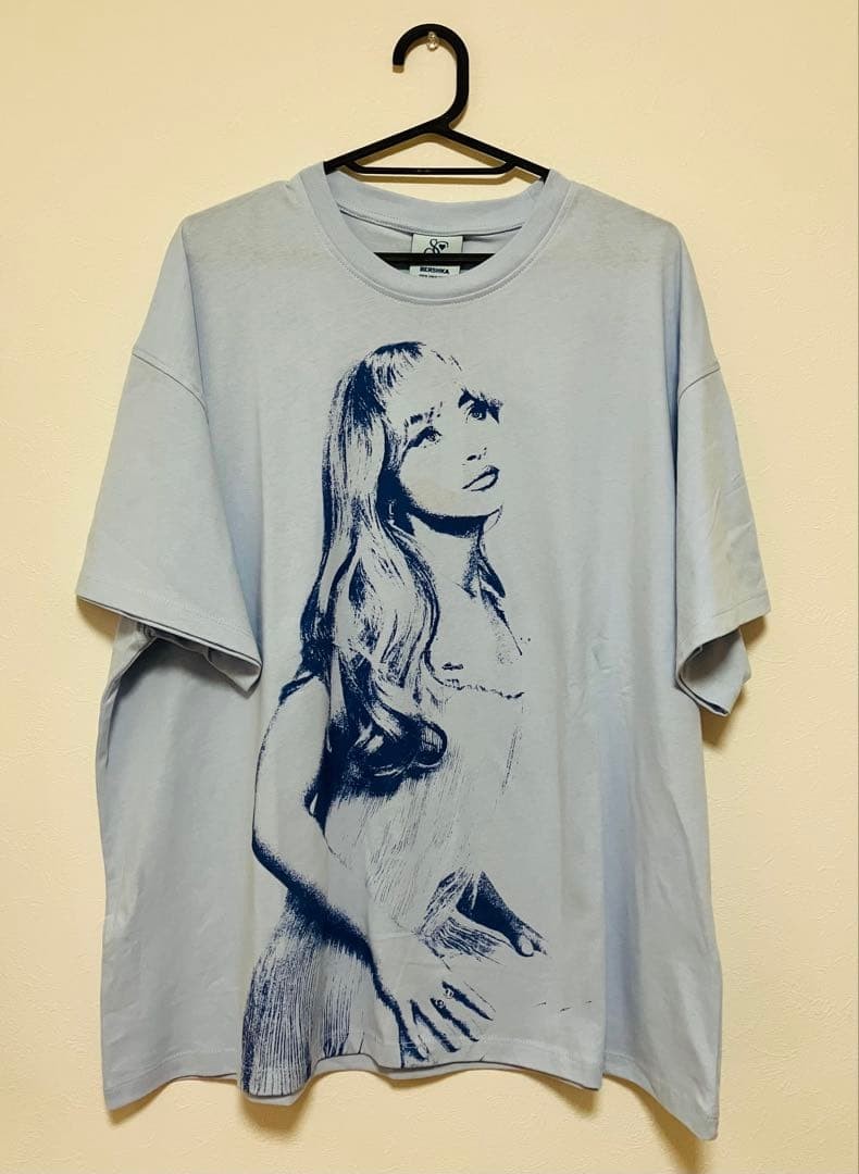 Translated by Ali Bershka Sabrina Carpenter T-Shirt M Blue | eBay