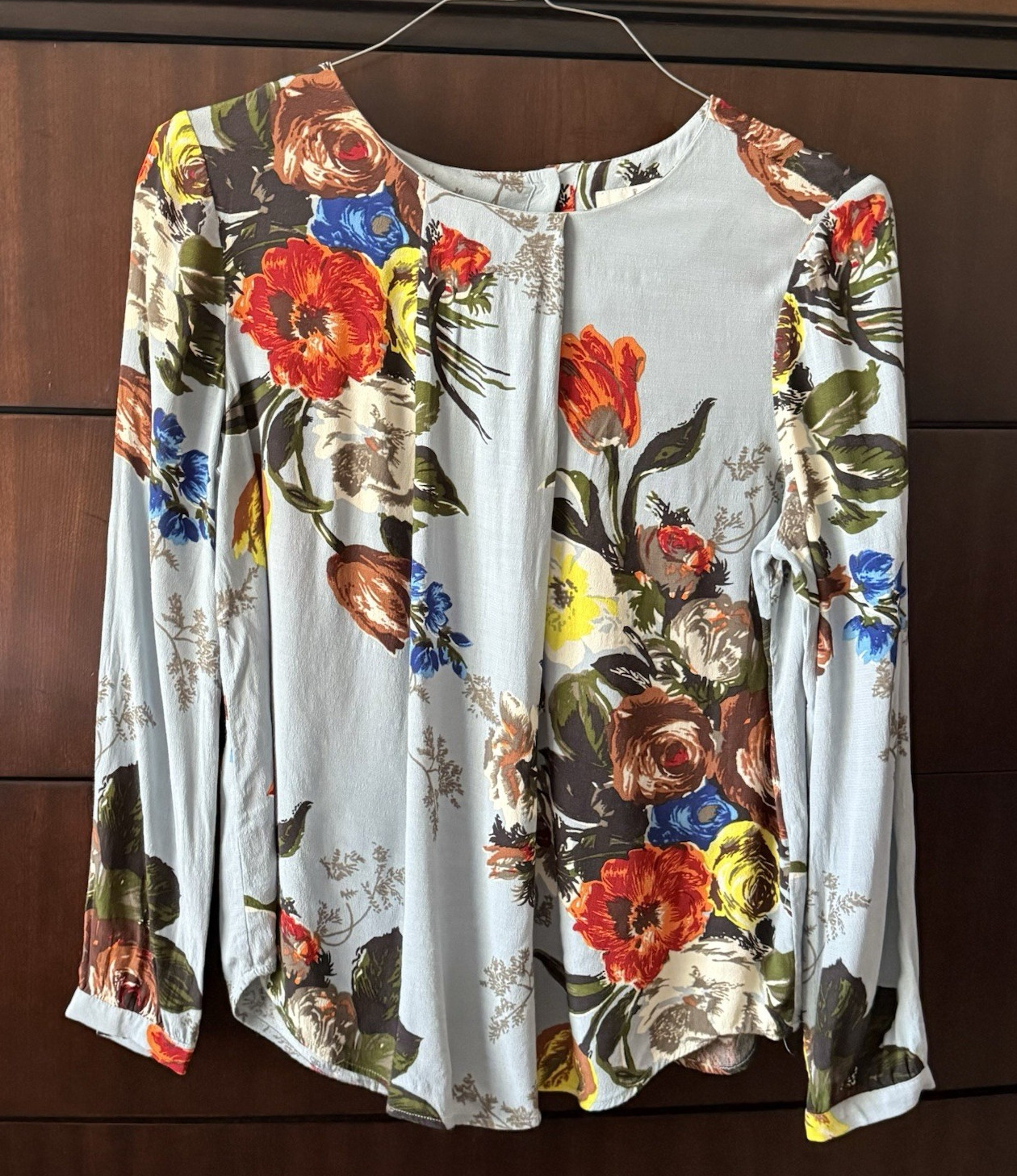 Boden Blue Floral Long Sleeve Blouse Size 8 Buttons on the Back Cottage Romantic