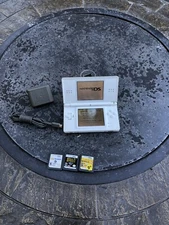 Nintendo DS Lite Crystal White USG-001 Console w/Charger & Games