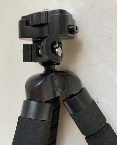 Flexible Tripod + Case - Picture 5 of 6