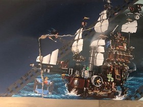 LEGO The LEGO Movie: MetalBeard's Sea Cow (70810)