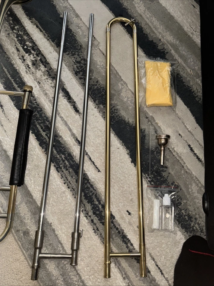  Trombón con boquilla (bueno para niños) Foto 3 de 4