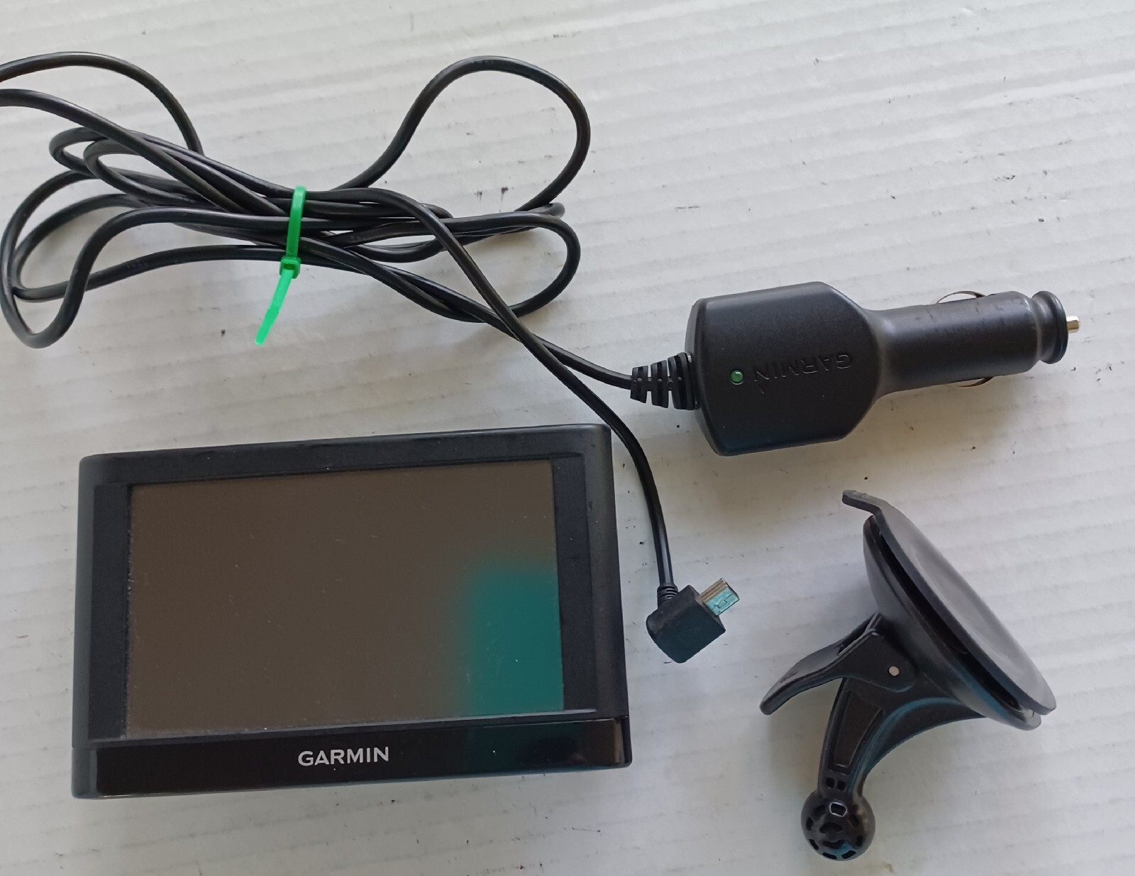 Garmin GPS with power cord and window mount - tested and working - see photos-image