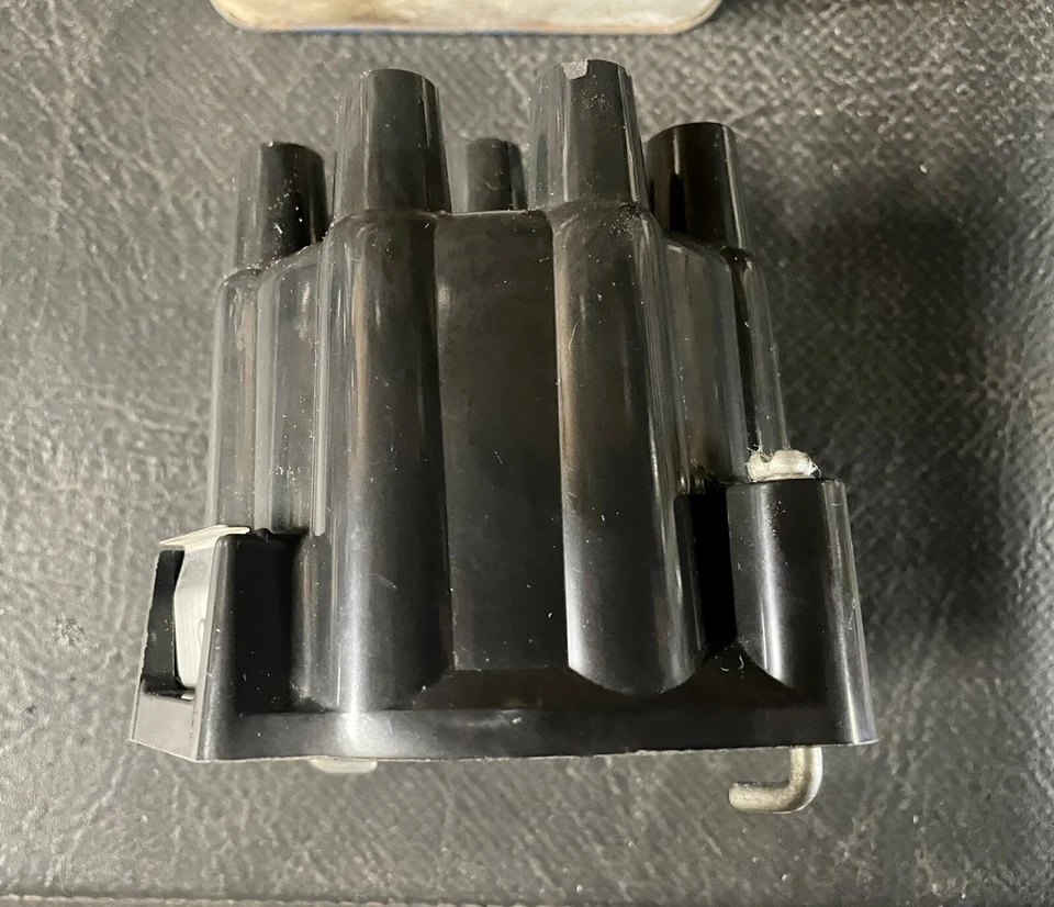 Tapa de distribuidor Delco Remy D325R V8 Cadillac 69 70 71 72 73 74 NOS Foto 4 de 4