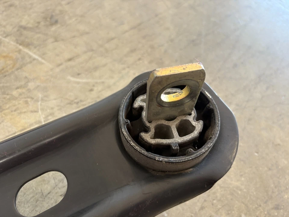 2018-2022 Chevrolet Equinox Rear Left Trailing Lower Control Arm #84175532 Foto 4 de 4