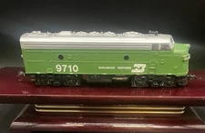 Bachmann HO Burlington Northern Diesel Locomotive #9710, Tested Runs Lights (44)
