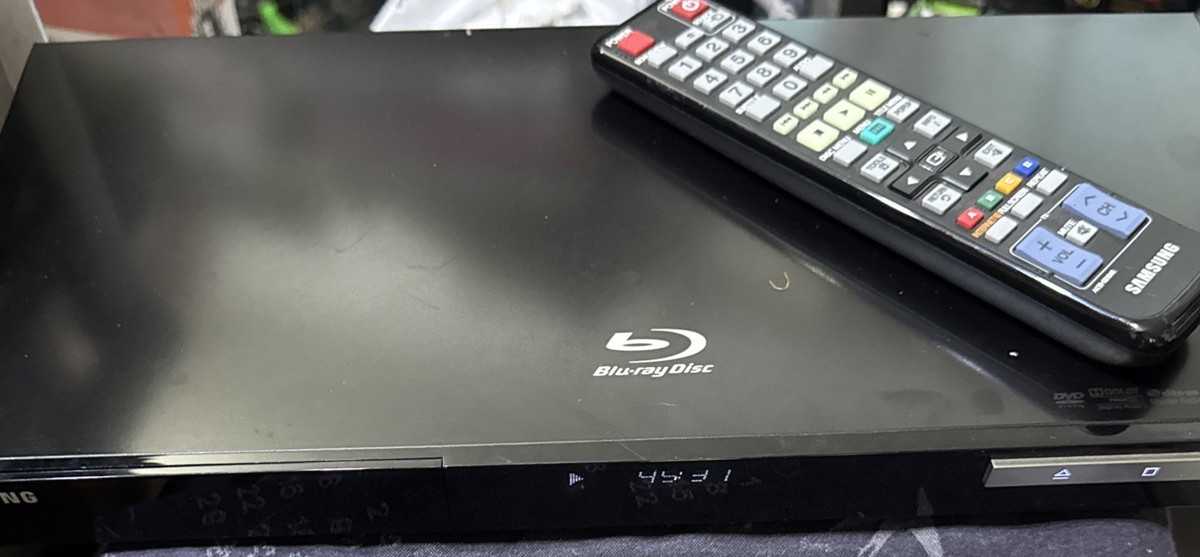 Samsung BD-C5500 Blu-Ray Player - BD-C5500/XAA With Remote Control
