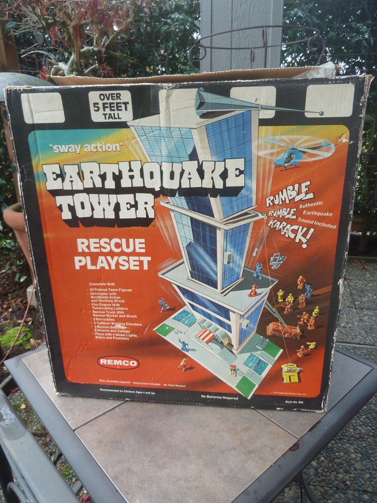 Vintage REMCO 1976 EARTHQUAKE TOWER Toy with Original Box Figures & Vehicles