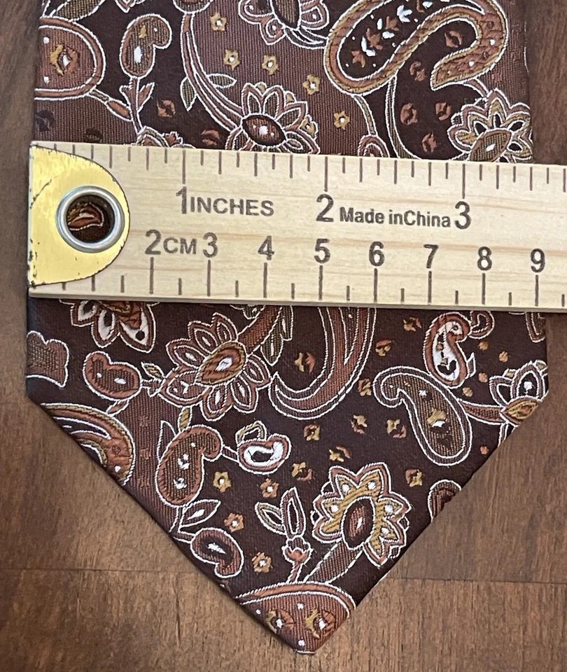 Corbata de cuello Geoffrey Beene marrón hecha a mano 100 % seda para hombre hecha en China Foto 4 de 4