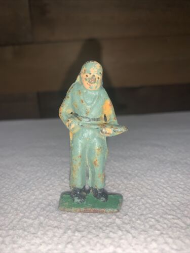 Vintage Cast Iron Toy Soldier Infantry USA No Hat - Picture 1 of 5