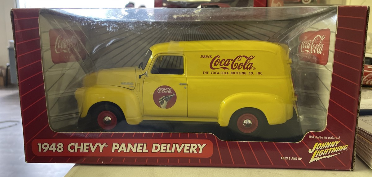 JOHNNY LIGHTNING COCA-COLA 1948 CHEVY PANEL Delivery 1:18 JOHNNY LIGHTNING COCA-COLA 1948 CHEVY PANEL Delivery 1:18