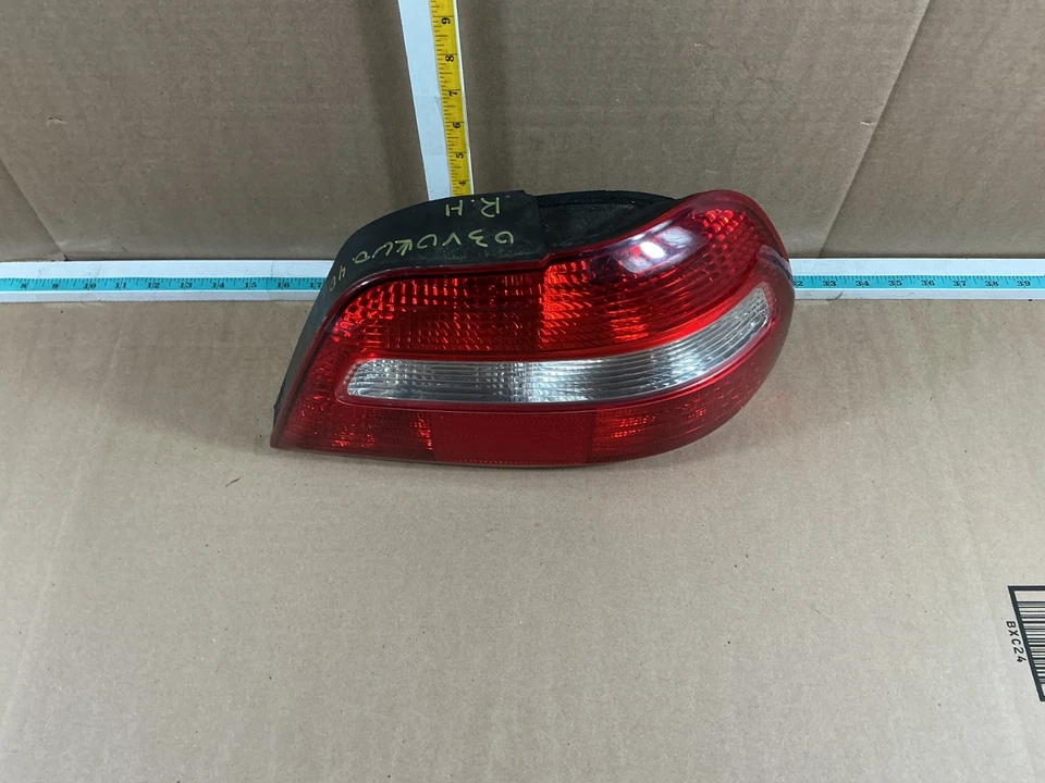 2000-2004 Volvo S40 Rear Right Passenger Side Tail Light Assembly - Image 4 of 4