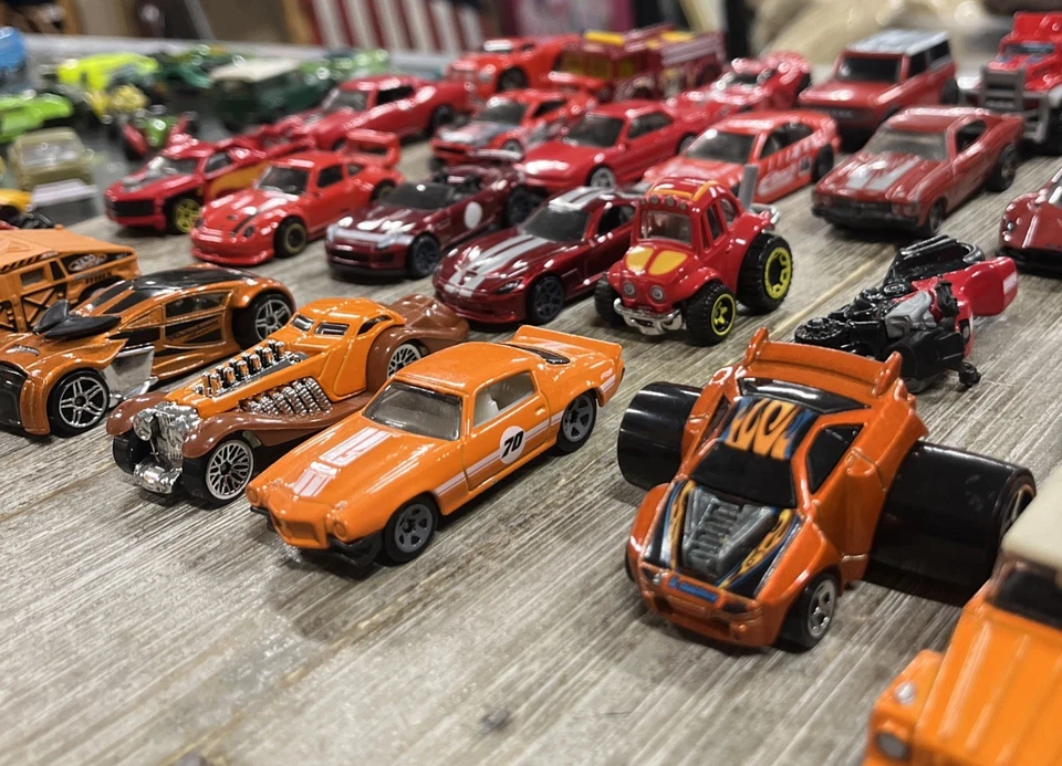 122 Mostly Hot Wheels Toy Cars Lot - Image 2 of 4