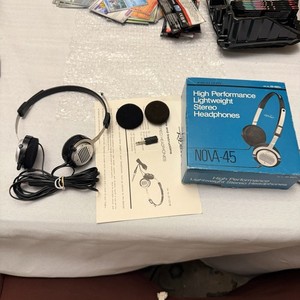Realistic Nova 45 Headphones Stranger Things + Box + Adapter Collectible MINT ⭐️