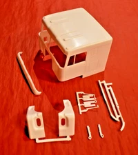 AMT Kenworth K123 Cab Parts 1/25