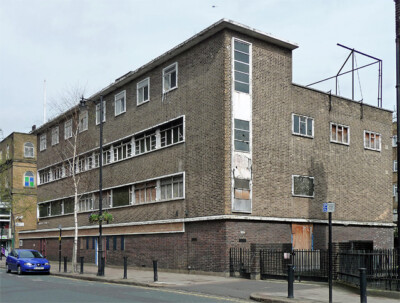 FOTO LONDON ETHELM HAUS CORNWALL STRASSE SEIT MEHR ALS EINEM JAHRZEHNT LEER UND ANSEHEN
