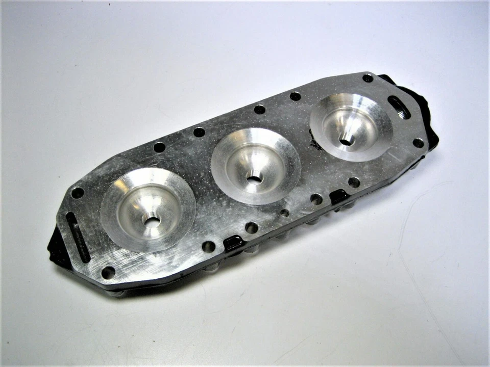 OMC 341563 Evinrude Johnson 25 / 35HP Outboard Engine Cylinder Head - Image 4 of 4