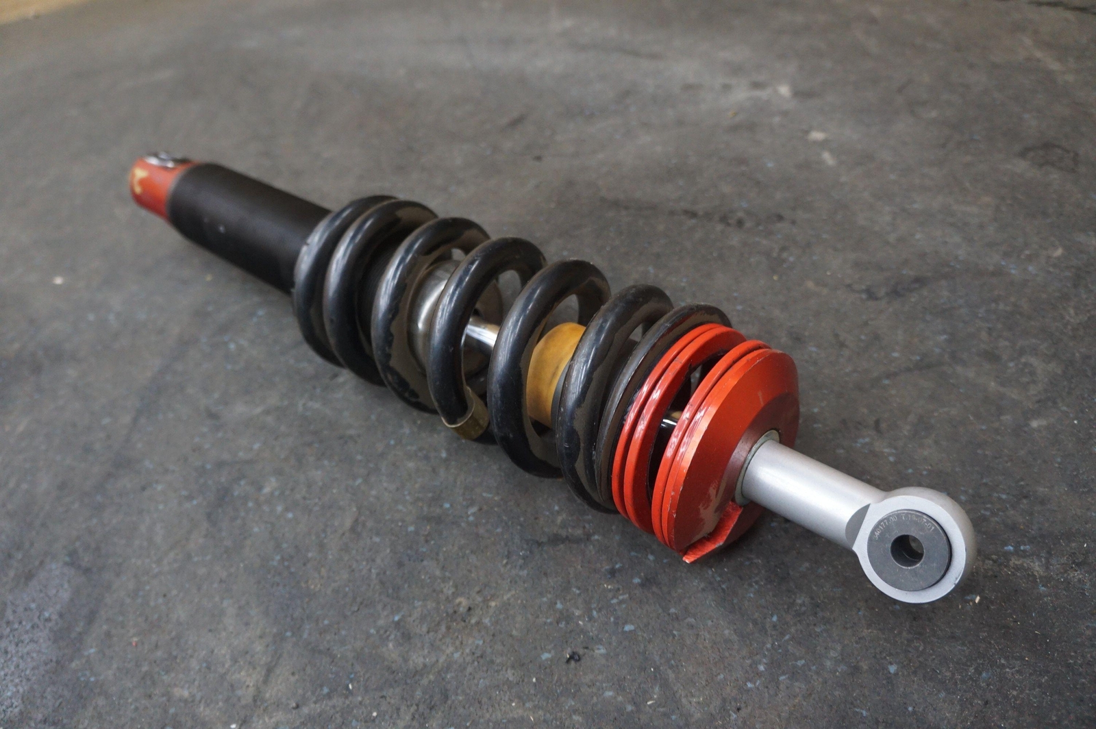 Rear Left or Right Shock Absorber OEM 333581 Ferrari 488 Challenge 2019