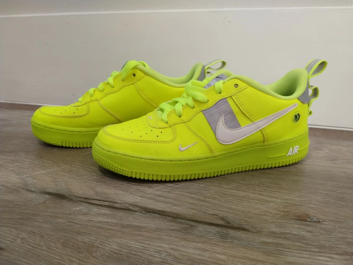 Men Sneakers Nike Air Force 1 Utility Neon Green