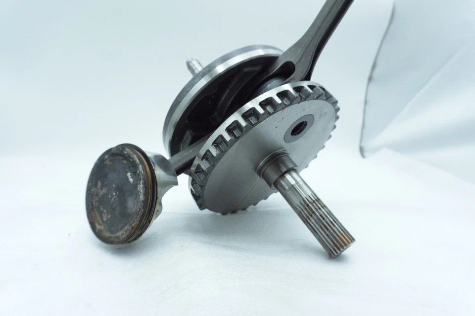 07 Harley Touring Street Glide OEM Twin Cam Engine Crank Shaft Flywheel Pistons - Image 4 of 4