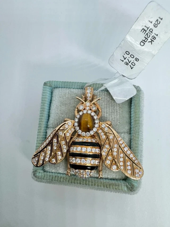 Broche colgante broche abeja miel diamante cultivado en laboratorio corte redondo de 0,78 quilates oro rosa de 14 quilates Foto 2 de 4