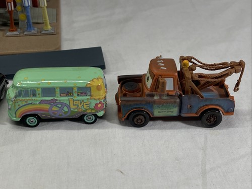 Disney Cars Radiator Springs Curio Shop Playset In Box RARE + EXTRAS - Picture 7 of 18