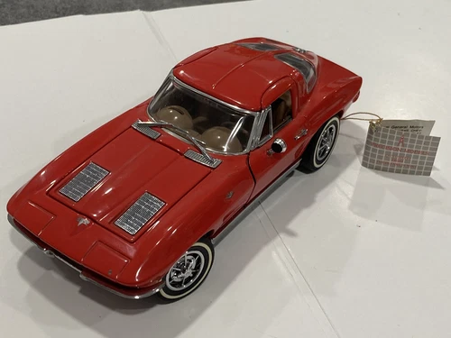 FRANKLIN MINT 1/24 superb CHEVROLET CORVETTE C2 Stingray year 1963