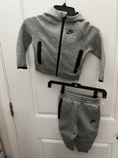 Nike Sportswear Tech Fleece Full-Zip Toddler 2-Piece Hoodie Set Sz 2T 76L050-042