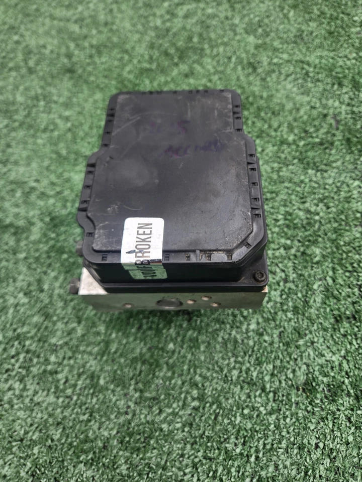 2015 Honda Accord Sedan ABS Anti- Lock Pump Module VSA Modulator Valve OEM T2FL6 - Image 4 of 4