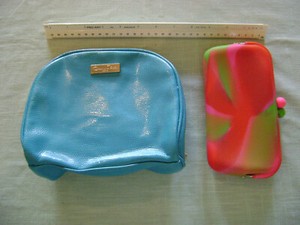 oscar de la renta makeup bag