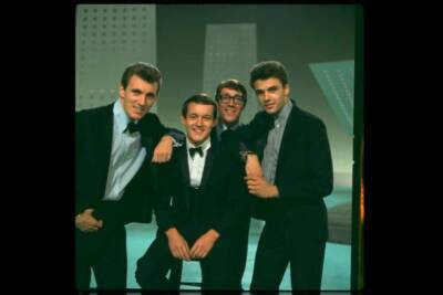 Bruce Welch Brian Bennett Hank Marvin and John Rostill of instrume - TV Photo
