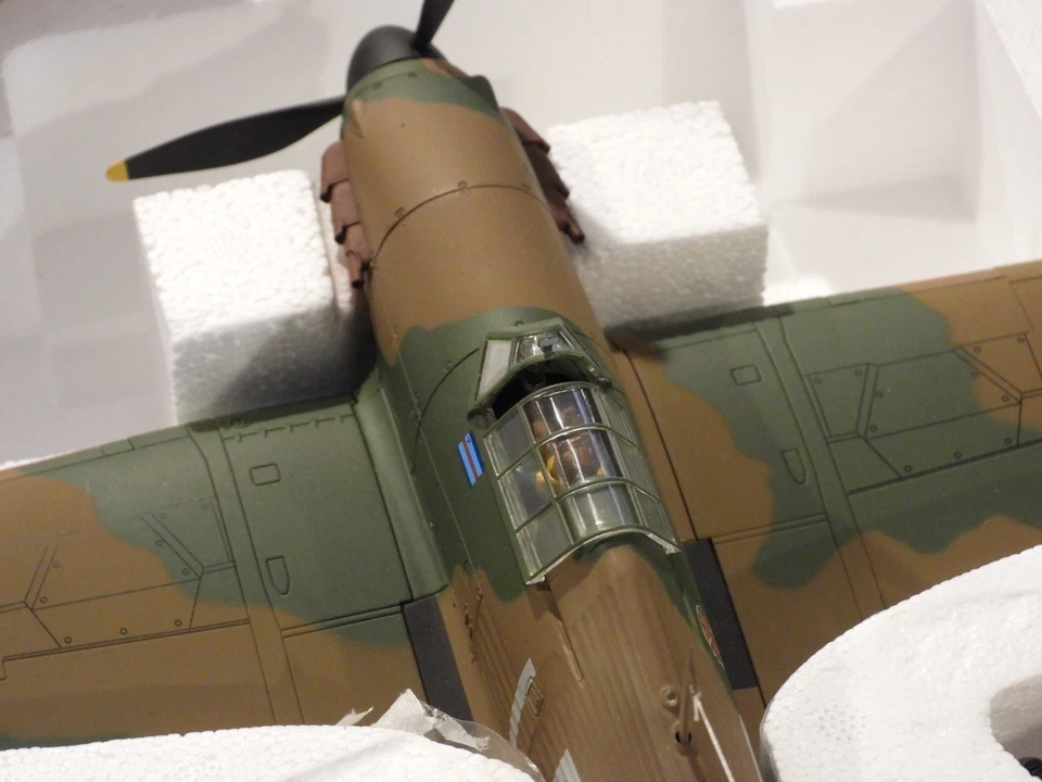 Hawker Hurricane Mk 1 1/32 Scale - No 242  1940 Corgi Aviation Archive BOXED - Image 4 of 4