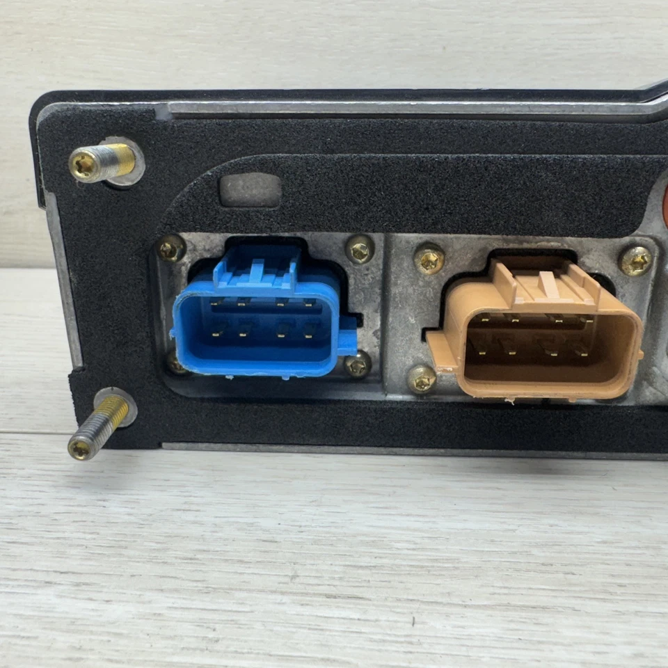 Módulo de controle de cabine internacional (CECU) peça # 3581728C3, peça Pollak # 32327 - Imagem 3 de 4