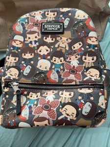 Stranger Things - Sac à dos HS Hawkins 85
