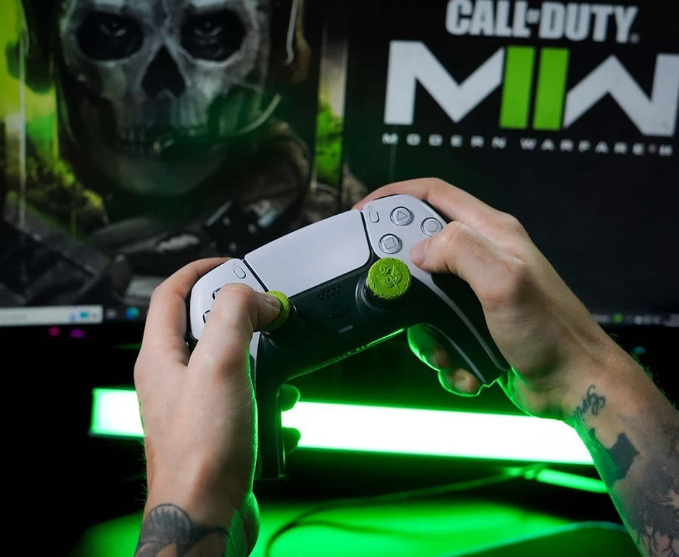 Kontrol Freek PS4 PS5 Controller Performance Grip COD Modern Warfare 2 Green 2pc - Image 3 of 4