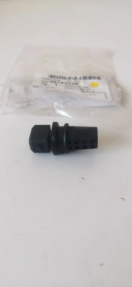 Genuine Air Intake Temperature Sensor Fits Chevrolet Volvo Daewoo Kia 96183228 - Image 2 of 4