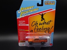 2026 JOHNNY LIGHTNING 1985 TOYOTA SR5 PICKUP CLASSIC GOLD REL 3 VS B NO 1 1:64