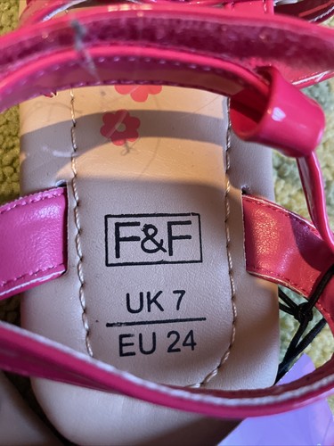 Tesco F&F Mädchen Größe C7 dunkelrosa Lacksandalen. Brandneu mit Etikett - Bild 7 von 7