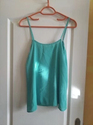 blouse / Top / chemisier vert à bretelles. Taille M. - Photo 1/2