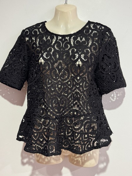 Black Short Sleeve Lace Sheer Peplum Top/Back Zipper Size 10 Forever New GC