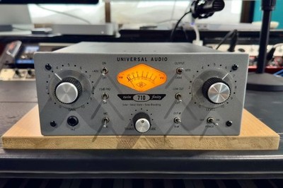Universal Audio 710 Twin-Finity Tube Solid State Mic Preamp DI Tested Japan Used