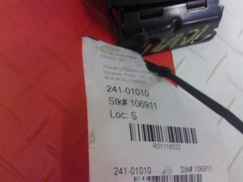 Tapa reposabrazos consola central Ford Focus 08-11 negro Foto 4 de 4