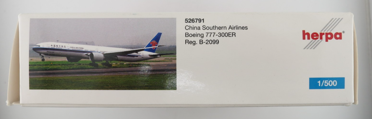 Herpa China Southern Airlines Boeing 777-300ER Model - 1:500