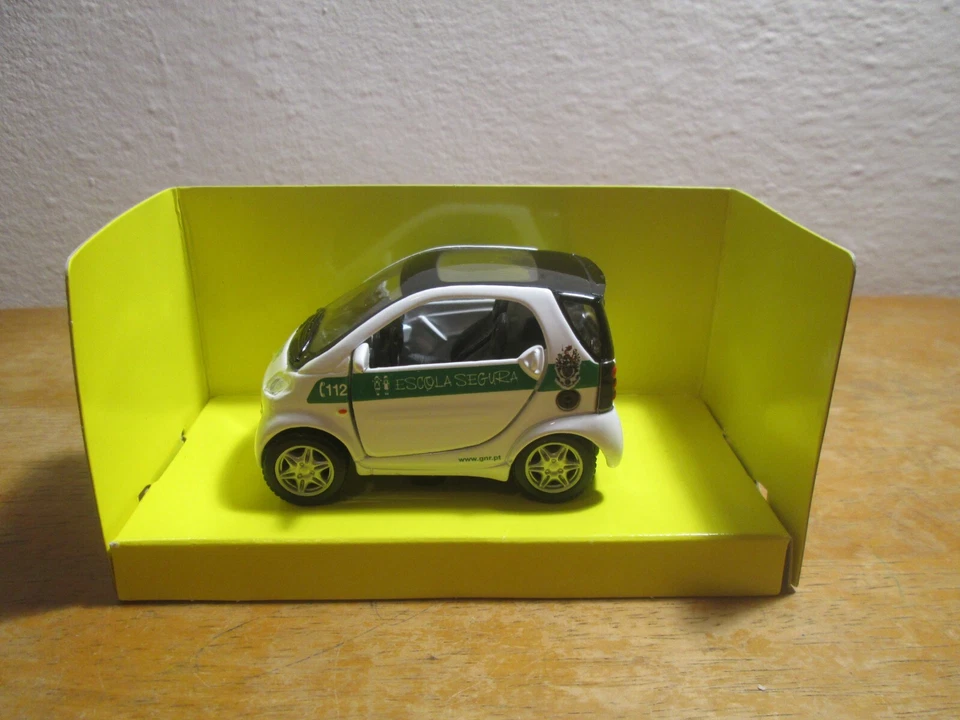 Smart Fortwo - GNR Portuguese Republican National  Guard - 1/43 Maisto - Image 3 of 4