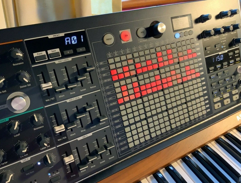 Arturia MatrixBrute analogue Synthesizer Amazing Synth keyboard boxed - Image 4 of 4